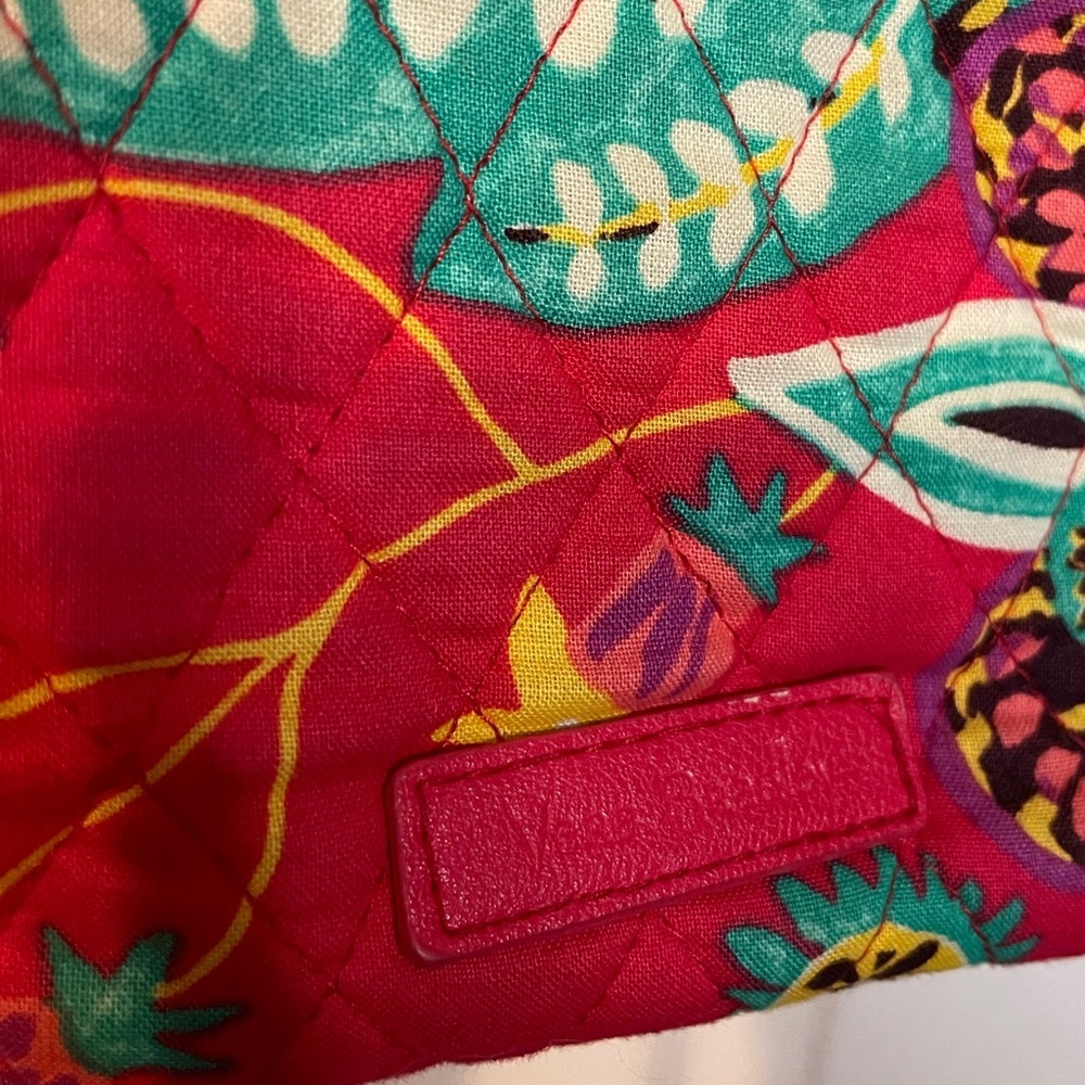 Vera Bradley retired Summer 2017 ‘Rumba’ mini Vivian crossbody bag EUC - Picture 5 of 13